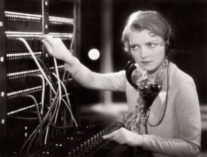 Do switchboard operators still exist?