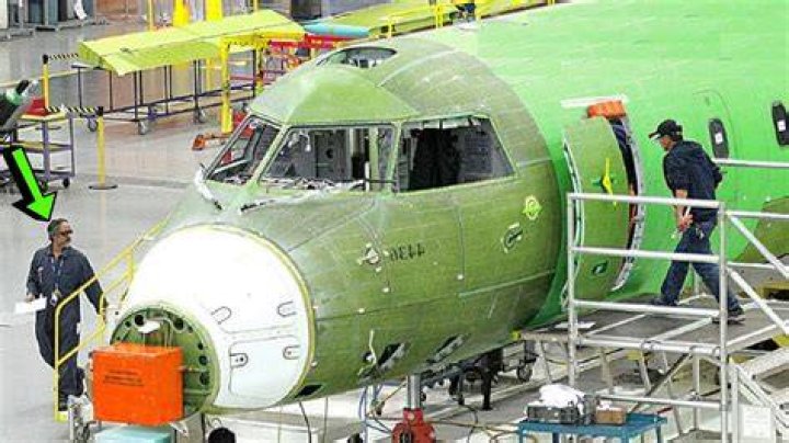 Does bombardier still make planes?