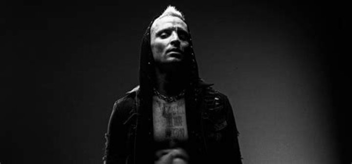 How tall is darby allin?