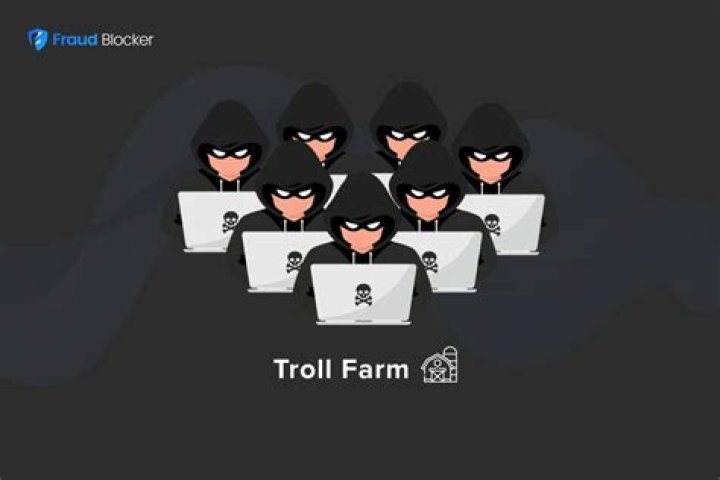 How to spot facebook troll?
