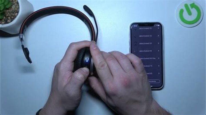 In pairing mode jabra?