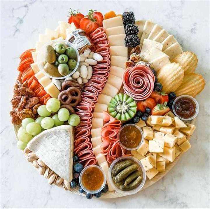 Should i oil my charcuterie board?