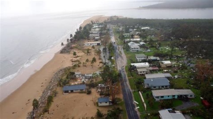 Were did cyclone yasi hit?