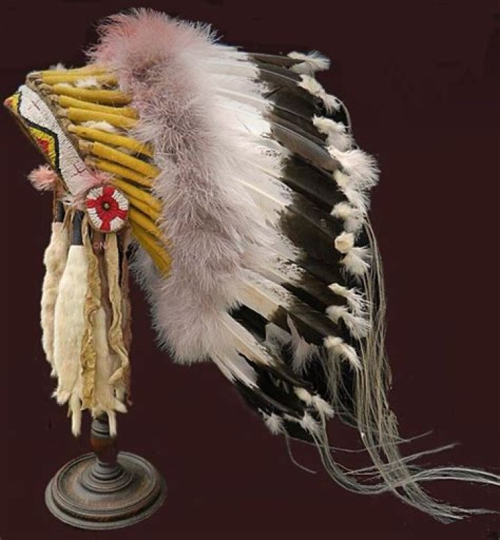 What is a headdress called?