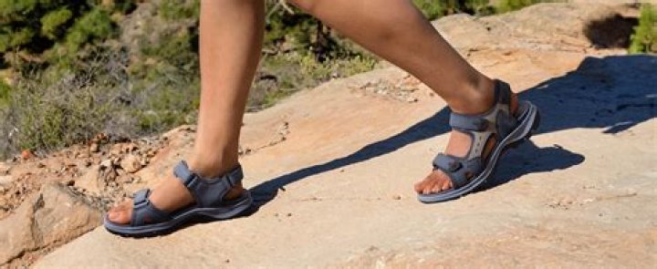 Whats a good walking sandal?