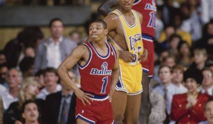When did muggsy bogues retire?