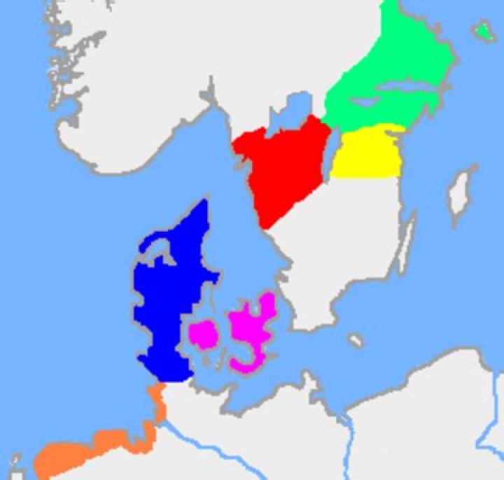 Who rules geatland at the beginning of the poem?