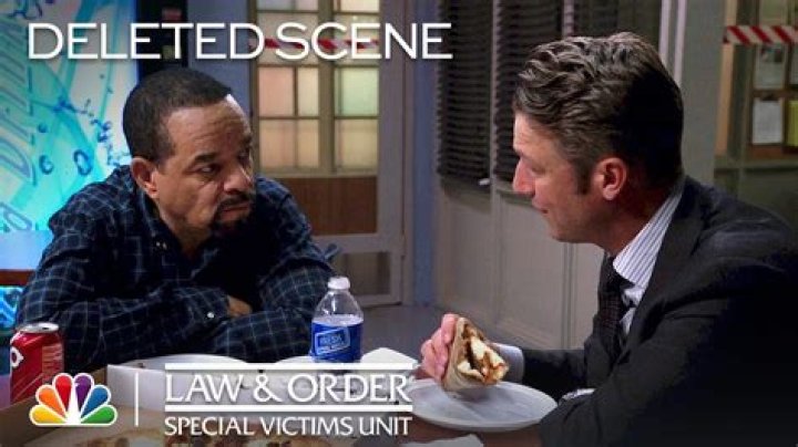 Whos rollins baby daddy on svu?