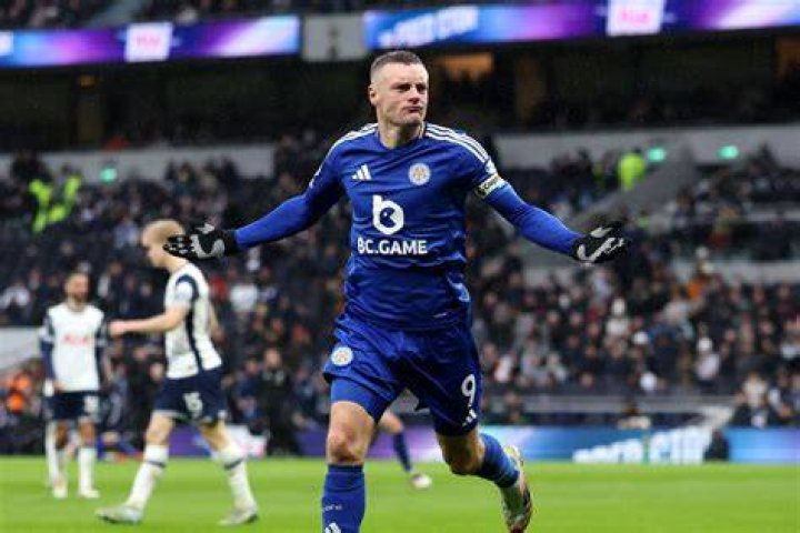 Why can't vardy play for england?