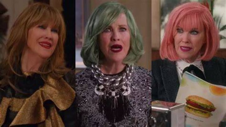 Why does moira always wear wigs?