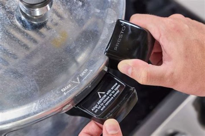 Why isn't my instant pot lid locking?