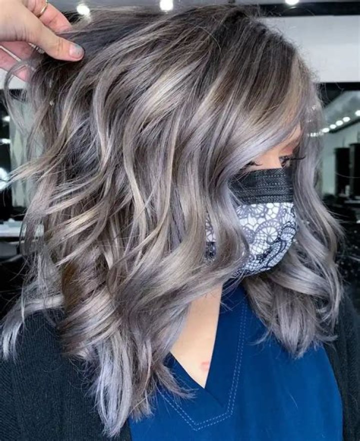 Will platinum blonde cover grey?